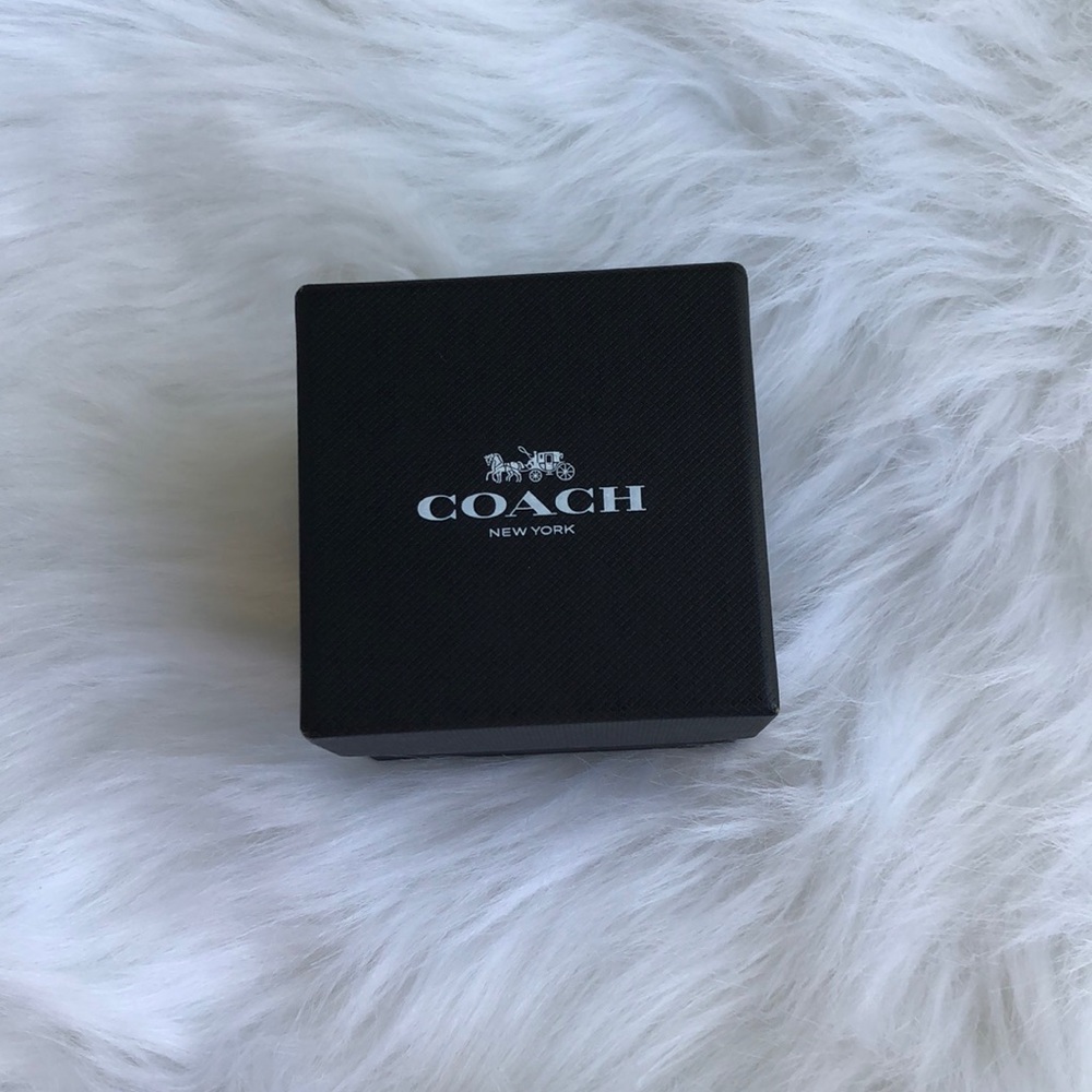 Sold 🛑🛑Coach women’s perry watch 36mm - Picture 4 of 8